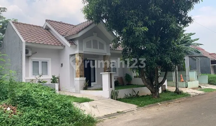 tampak depan dijual rumah shm siap huni