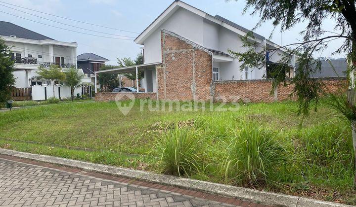 tampak depan dijual tanah residensial hook di