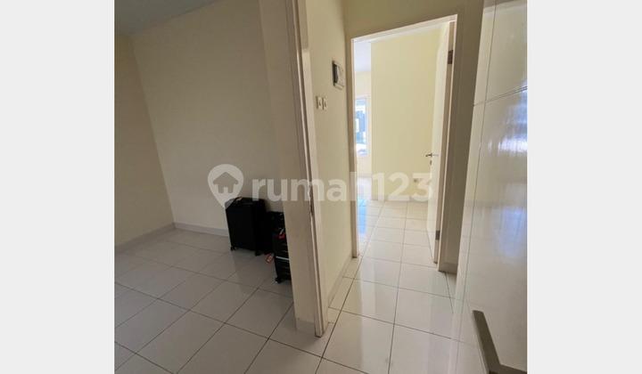 kamar tidur rumah bagus 2 lantai unfurnished