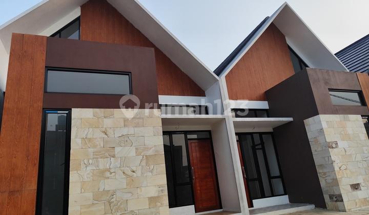 tampak depan rumah cantik scandinavian akses stasiun