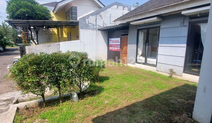 teras rumah luas siap huni dekat