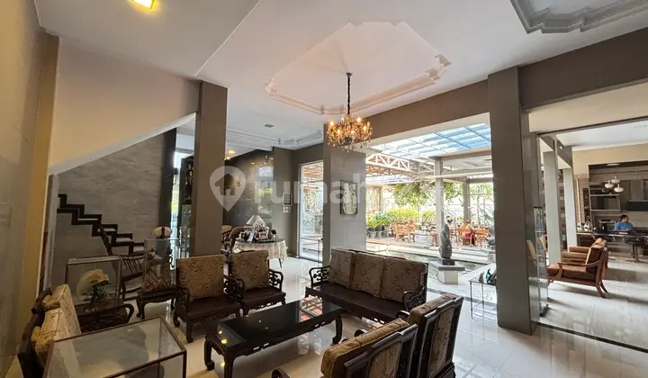 foto lainnya rumah villa 3 lantai di