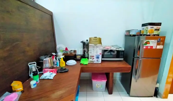 ruang makan rumah panorama sepatan 2 kamar