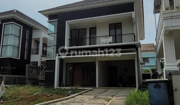 garasi/carport rumah 2 lantai bagus di