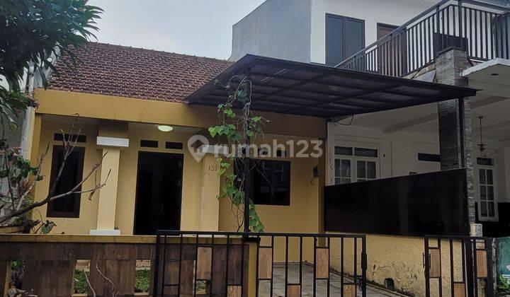 tampak depan rumah dengan harga spesial di