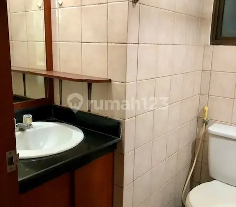 kamar mandi apartemen taman rasuna 3 br