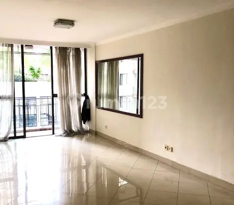 ruang keluarga apartemen taman rasuna 3 br