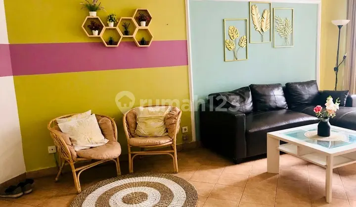 ruang tamu jual apartemen taman rasuna 3