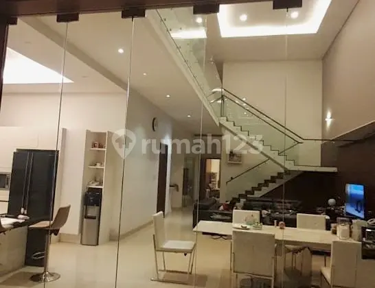 ruang makan rumah taman millenium pasteur bandung