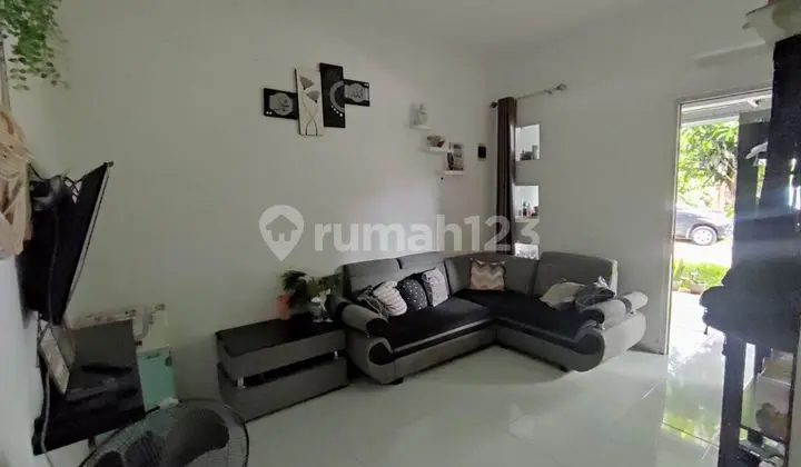 ruang tamu rumah 3 kamar dijual di
