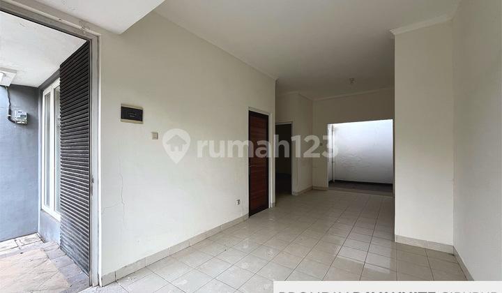 ruang keluarga rumah 1 lantai di cibubur