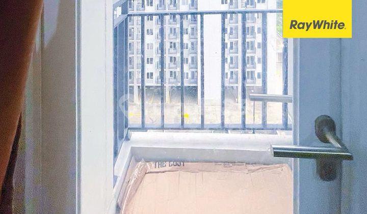 teras apartemen fully furnished, view swimming
