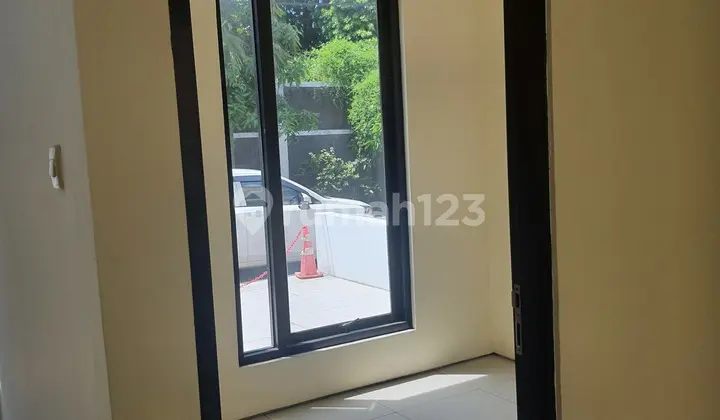 ruang tamu rumah bagus. di grand royal