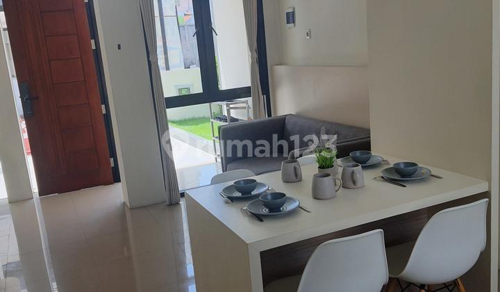 ruang tamu rumah bagus 2 lantai full