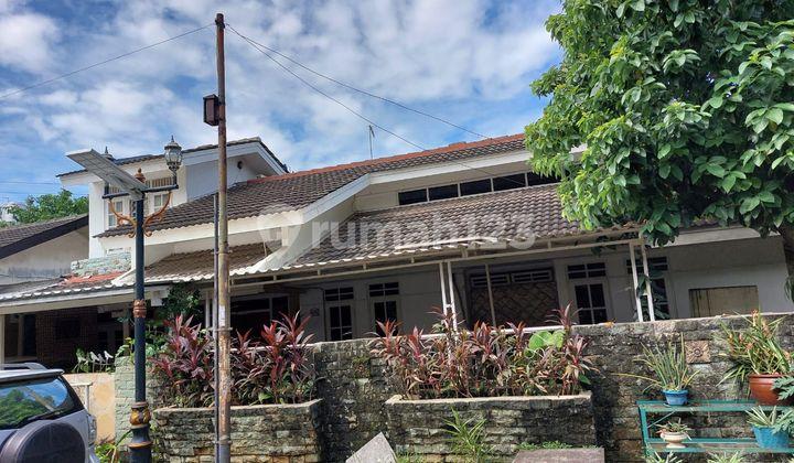 tampak depan dijual cepat rumah di jl.
