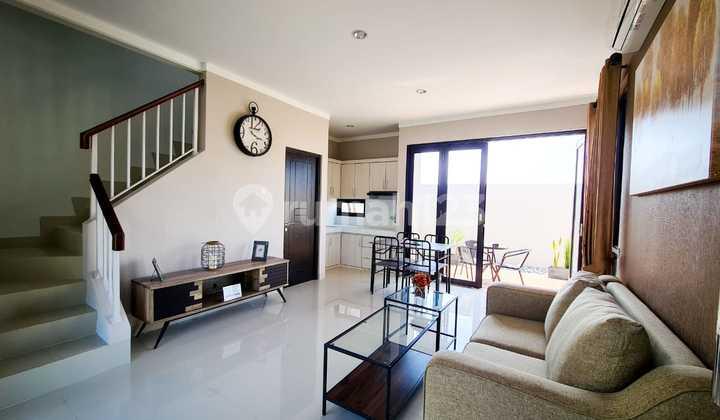 ruang tamu rumah 2 lantai di sawangan