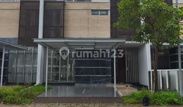 tampak depan pik chopin 10x25m selatan ada