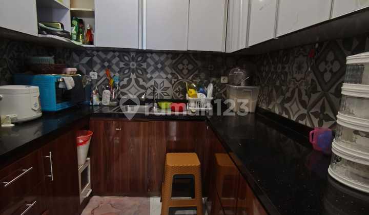dapur pik 8x15m 3 lantai furnished