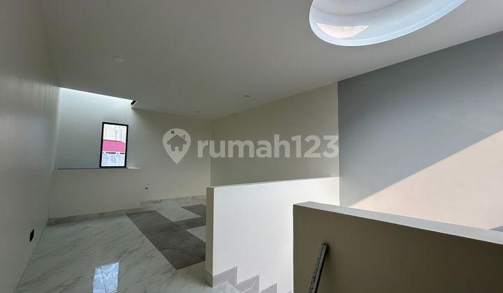 foto lainnya dijual brand rumah muara karang