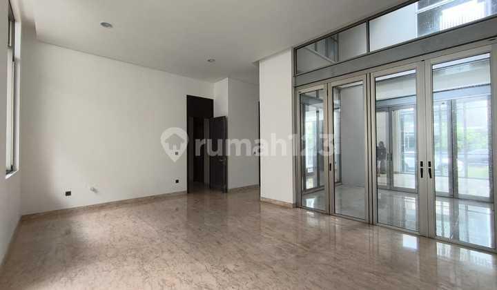 ruang keluarga pik chopin 10x25m selatan ada