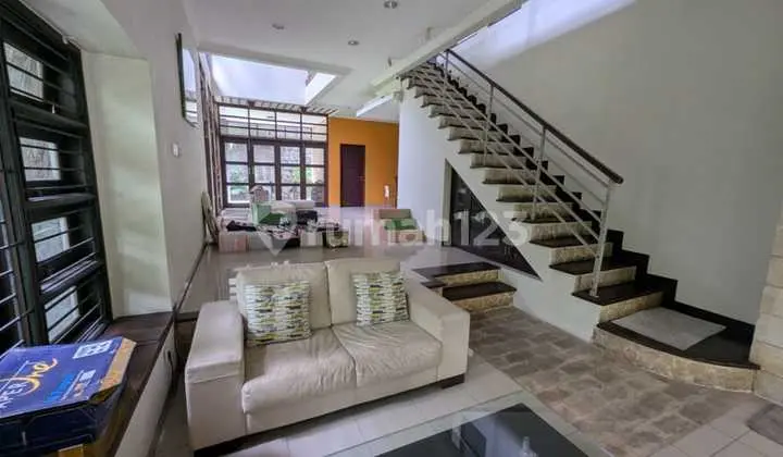 ruang tamu runah bagus shm sentul city