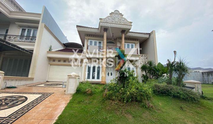 tampak depan rumah villa bukit regency 2