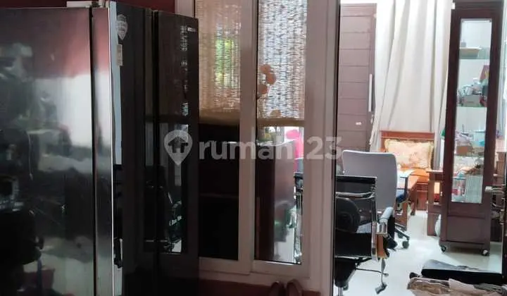 ruang keluarga rumah si pasadena park jati