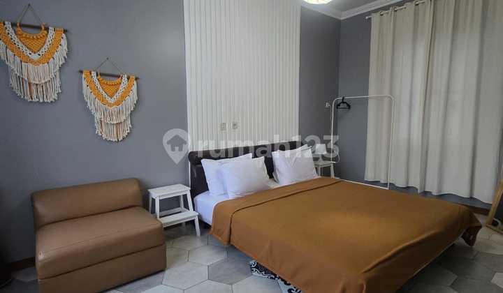 kamar tidur villa furnished di lembang bandung,