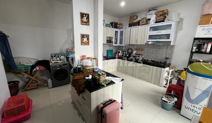 dapur rumah 2 lantai semi furnished