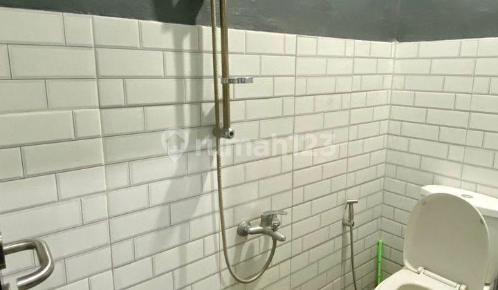 kamar mandi rumah minimalis modern di townhouse