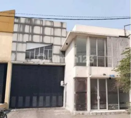 tampak depan 1712. 4 gudang dan kantor