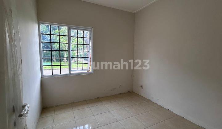 kamar tidur rumah hook depan ruang terbuka