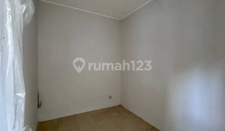 kamar tidur rumah hook depan ruang terbuka
