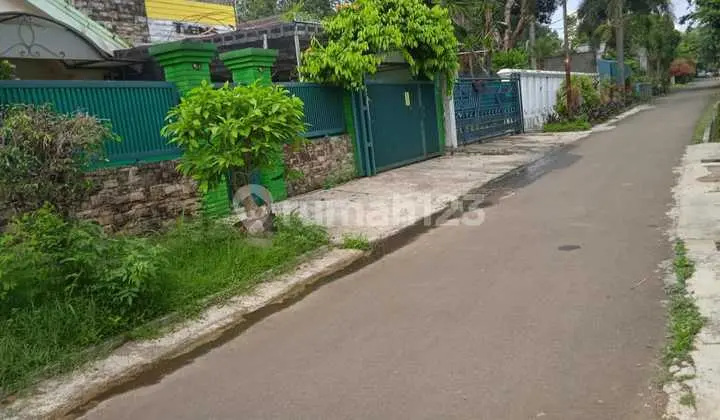 tampak depan rumah luas di jl. gunung