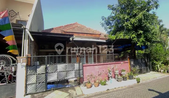 tampak depan citra tropodo, dekat rungkut pocan