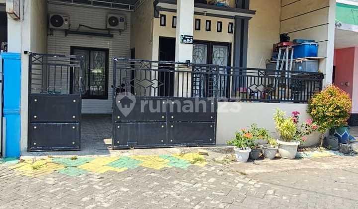 tampak depan langka dijual rumah bukit citra