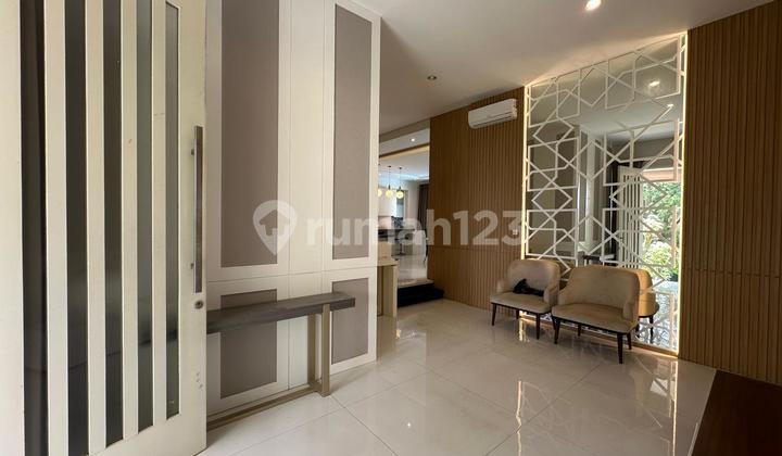 ruang tamu rumah mewah furnish interior +