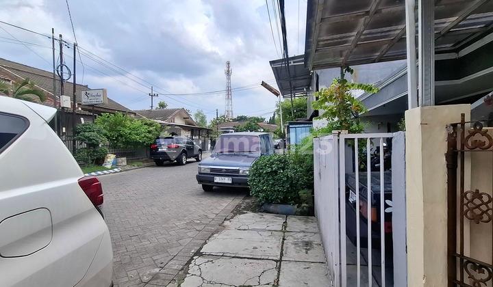 tampak depan dijual rumah hitung tanah lokasi