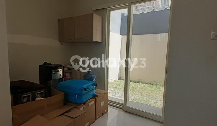 tampak depan grand shanaya puri safira,menganti x