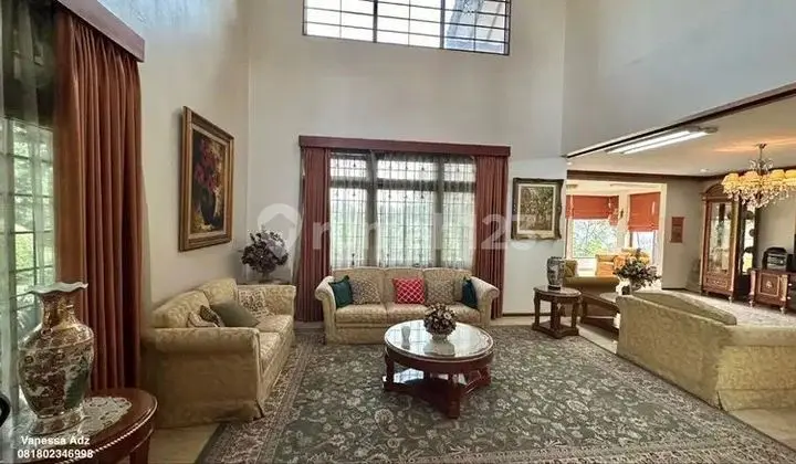 ruang tamu rumah bagus mewah di cisitu