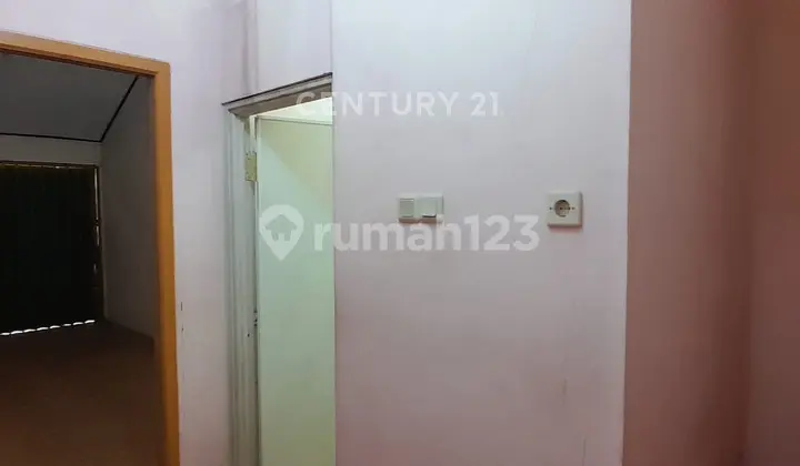 kamar tidur rumah area strategis di puri