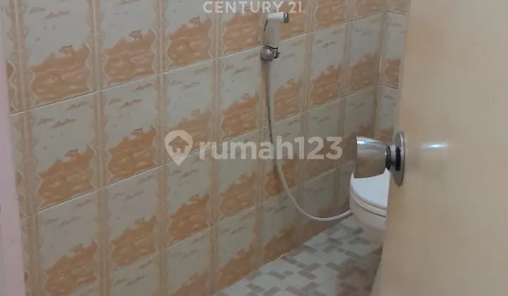 kamar mandi rumah area strategis di puri