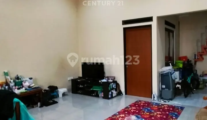 ruang tamu rumah krr kebun raya residence