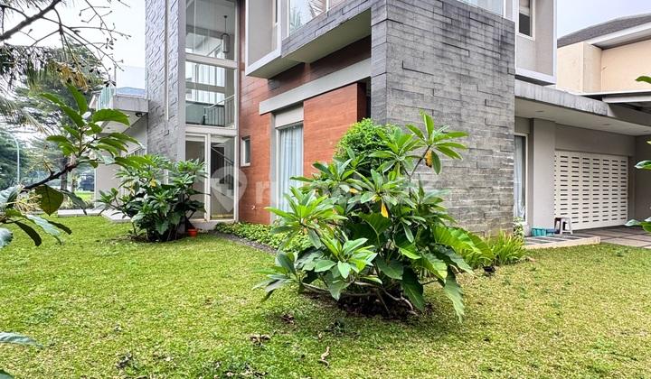 tampak depan rumah hoek bagus siap huni