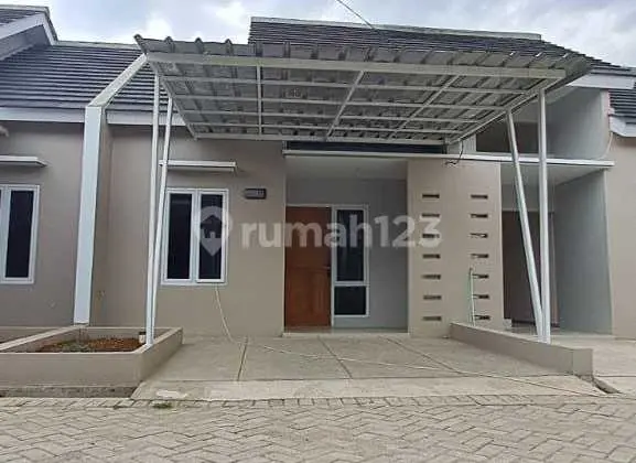 tampak depan rumah baru cluster satria jaya
