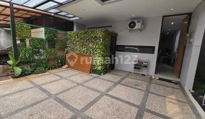 garasi/carport turun.harga rumah dalam town house