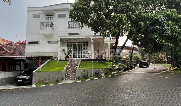 tampak depan dijual rumah taman sari bukit