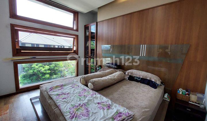 kamar tidur rumah 2 lantai dekat tol