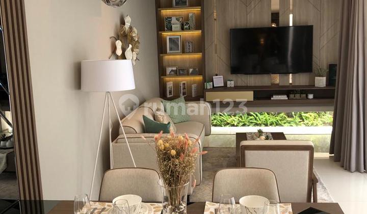 ruang makan villa 3 lantai view danau,