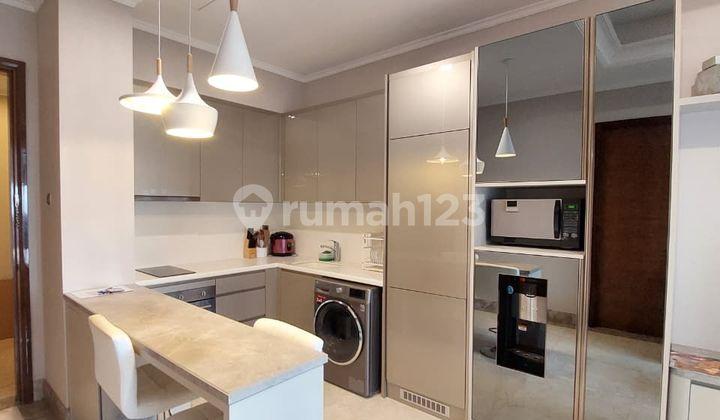 ruang makan sewa apartemen di scbd senopati